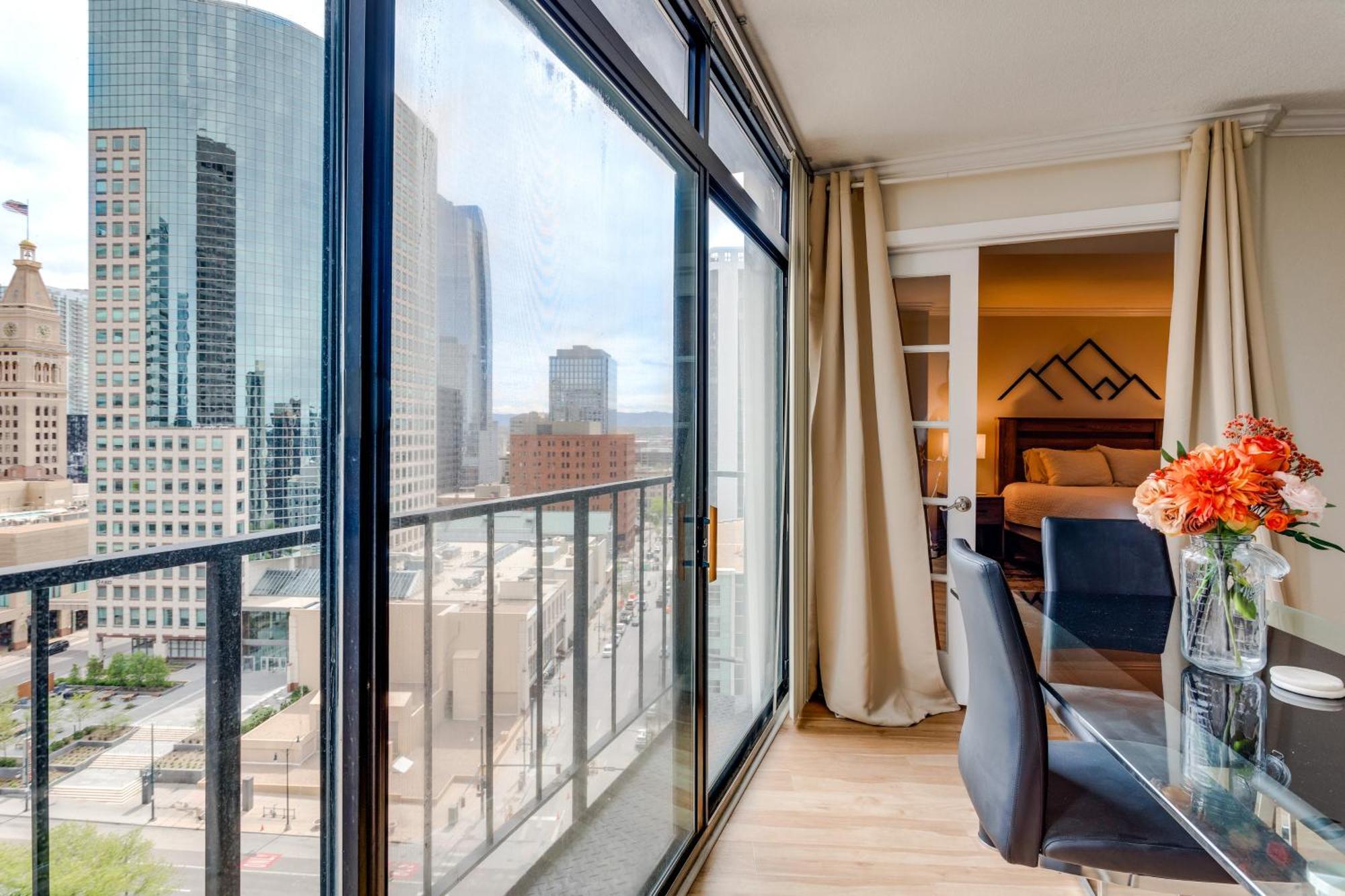 Downtown In The Center Of The City! Apartment *